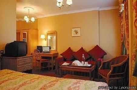 Great Malvern Hotel Екстериор снимка